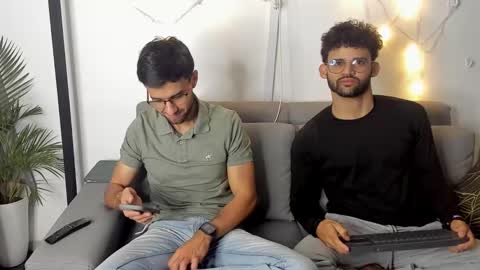 Im Chirs IM MODEL INDEPENDT online show from February 2025 02:26:02 AM