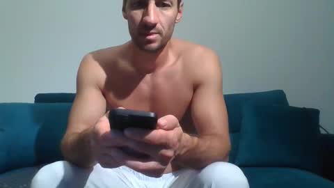 Snapshot of chrisaron chatting on November 2025 05:19:02 AM chrisaron online show from November 2025 05:19:02 AM