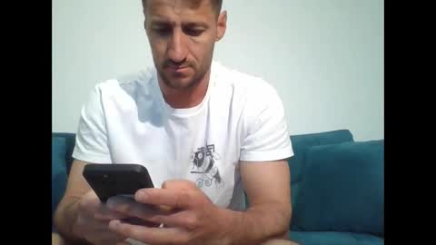 Snapshot of chrisaron chatting on April 2026 04:15:01 AM chrisaron online show from April 2026 04:15:01 AM