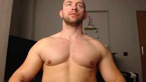Snapshot of chrisbigbiceps chatting on December 2024 05:15:02 AM chrisbigbiceps online show from December 2024 05:15:02 AM