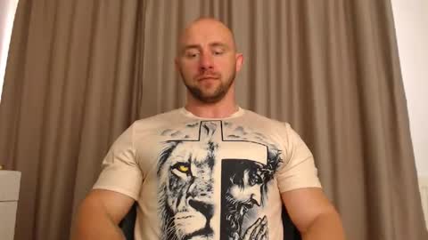 Snapshot of chrisbigbiceps chatting on May 2026 03:50:01 PM chrisbigbiceps online show from May 2026 03:50:01 PM