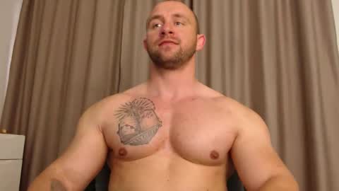 Snapshot of chrisbigbiceps chatting on May 2026 04:58:02 PM chrisbigbiceps online show from May 2026 04:58:02 PM