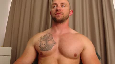 Snapshot of chrisbigbiceps chatting on June 2026 03:03:01 PM chrisbigbiceps online show from June 2026 03:03:01 PM