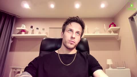 Snapshot of chriscarrey chatting on December 2024 01:13:02 AM Chris online show from December 2024 01:13:02 AM