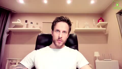 Snapshot of chriscarrey chatting on January 2025 02:41:01 AM Chris online show from January 2025 02:41:01 AM