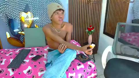 chrisshottx online show from May 2026 07:33:01 PM