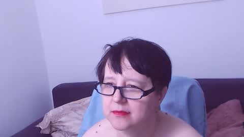 Christa online show from April 2026 02:22:01 PM