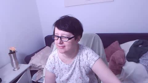 Christa online show from April 2026 07:05:02 PM