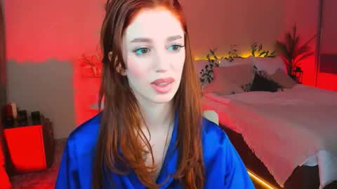christinaconteeree online show from November 2025 07:56:01 PM