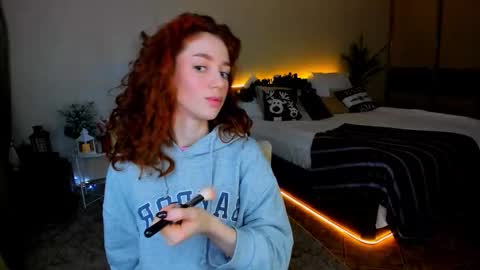 christinaconteeree online show from December 2025 03:24:02 AM