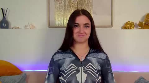 Christina online show from September 2025 05:27:01 PM