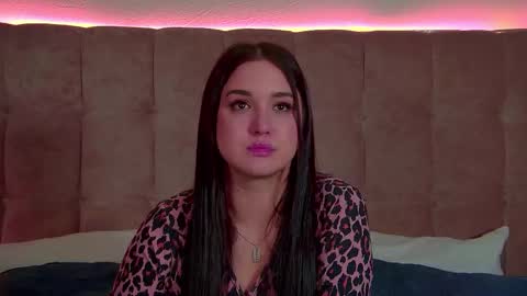 Christina online show from November 2025 06:10:02 PM