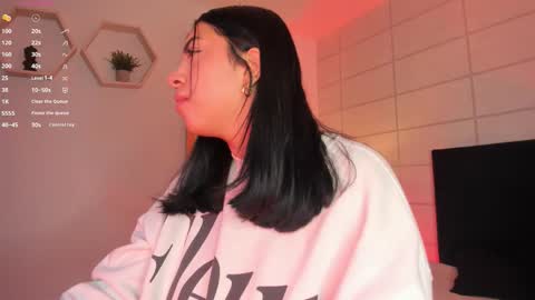 Christine  online show from November 2025 12:05:01 PM