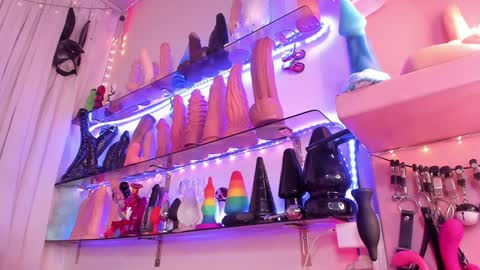 Snapshot of christymilk1 chatting on January 2025 02:04:02 AM christy online show from January 2025 02:04:02 AM