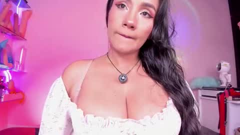 christy online show from November 2025 12:43:02 AM