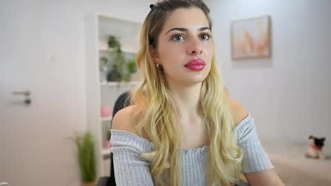 Snapshot of chronic__love chatting on January 2025 02:35:01 PM chronic love online show from January 2025 02:35:01 PM