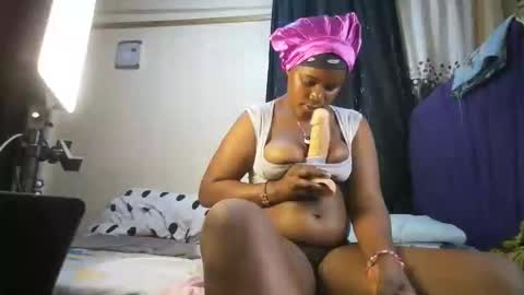 Snapshot of chubby_flora chatting on April 2026 04:42:02 PM Flora online show from April 2026 04:42:02 PM