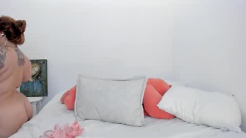 Mia online show from March 2026 06:09:02 PM