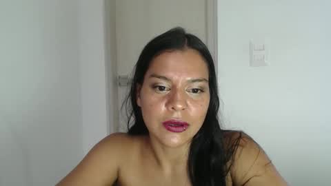 Snapshot of cielonoir04 chatting on May 2026 09:54:01 PM Cielo Noir online show from May 2026 09:54:01 PM