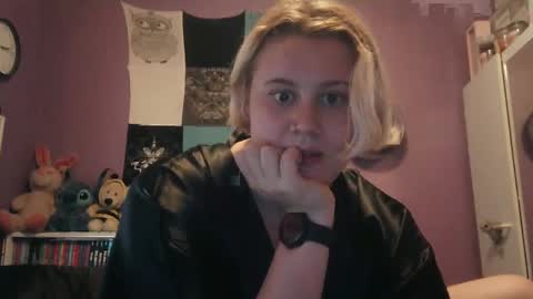 Snapshot of cinnaburwood chatting on December 2024 05:59:02 AM Cinna online show from December 2024 05:59:02 AM