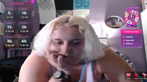 Snapshot of cinnaburwood chatting on December 2024 08:25:02 PM Cinna online show from December 2024 08:25:02 PM