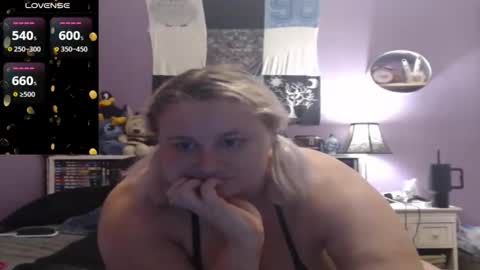 Snapshot of cinnaburwood chatting on October 2025 09:40:01 AM Cinna online show from October 2025 09:40:01 AM