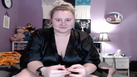 Snapshot of cinnaburwood chatting on November 2025 10:04:02 AM Cinna online show from November 2025 10:04:02 AM