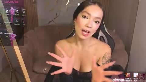 Snapshot of cinnamon_b chatting on June 2026 07:38:01 PM Cinnamon online show from June 2026 07:38:01 PM