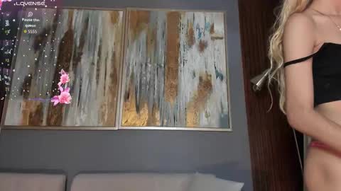 Cintia online show from September 2025 12:09:01 PM