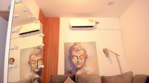 Cintia online show from December 2025 10:13:01 AM