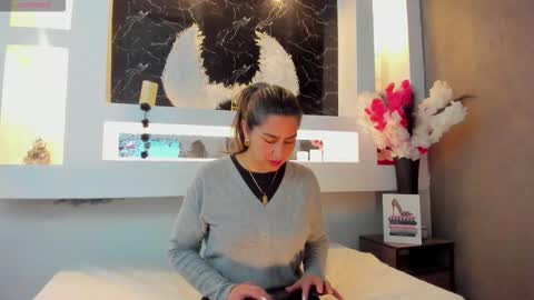 Cinthya  online show from October 2025 12:04:02 PM