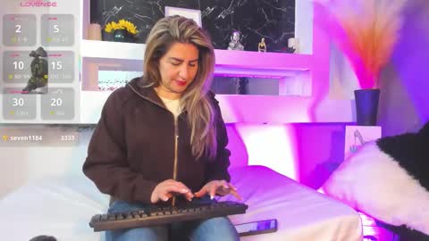 Cinthya  online show from March 2026 12:16:01 PM