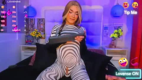 cinthya_walker1 online show from April 2026 03:40:02 PM