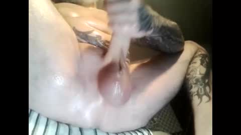 Snapshot of circ96 chatting on October 2025 07:00:01 PM oilywanker online show from October 2025 07:00:01 PM