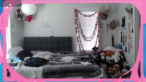 Snapshot of cirquenoirblu chatting on June 2026 01:37:01 AM Blu online show from June 2026 01:37:01 AM