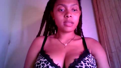 Snapshot of ckamilla45 chatting on October 2025 01:06:02 PM ckamilla45 online show from October 2025 01:06:02 PM
