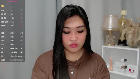 CLAIRE online show from April 2026 01:41:02 PM