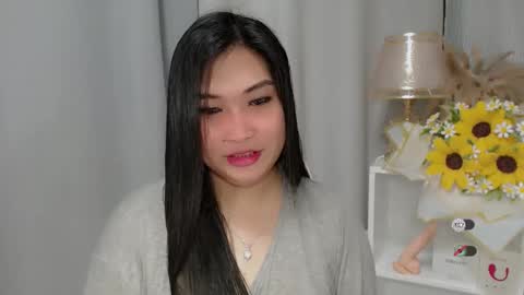 Snapshot of claire_wntr chatting on May 2026 04:31:02 AM CLAIRE online show from May 2026 04:31:02 AM