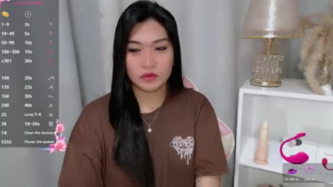 Snapshot of claire_wntr chatting on July 2026 05:04:02 AM CLAIRE online show from July 2026 05:04:02 AM