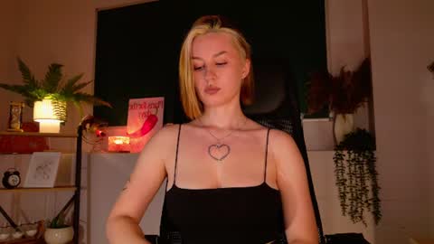 Snapshot of clairemathis chatting on July 2026 08:52:02 PM Claire online show from July 2026 08:52:02 PM