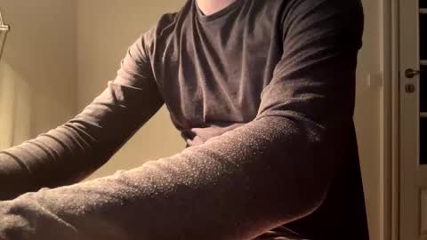 clamshive7 online show from November 2025 05:12:01 PM