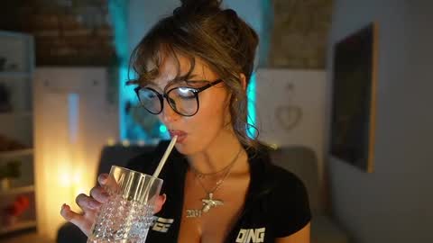 Clara smile online show from February 2025 01:29:02 AM