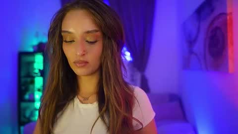 Clara smile online show from November 2025 07:49:02 PM