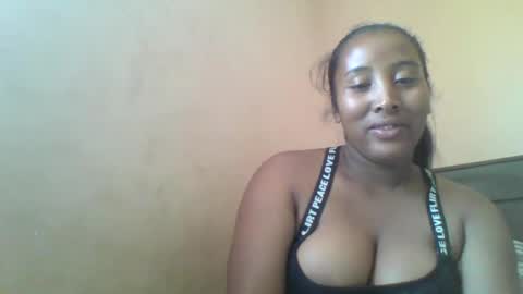 Clarah0123 online show from December 2024 07:28:01 AM