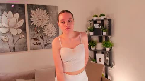 Lora online show from February 2026 01:39:02 AM