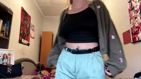 Snapshot of clarinegillmer chatting on February 2026 01:43:01 PM Karolina online show from February 2026 01:43:01 PM