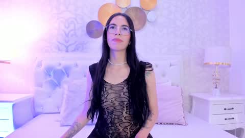 Snapshot of clarisse28 chatting on January 2025 07:40:01 PM Mistress Clarisse online show from January 2025 07:40:01 PM