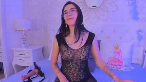 Snapshot of clarisse28 chatting on September 2025 07:52:01 PM Mistress Clarisse online show from September 2025 07:52:01 PM