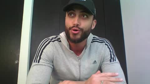 Snapshot of claybrown_ chatting on May 2026 07:52:01 PM Clay online show from May 2026 07:52:01 PM
