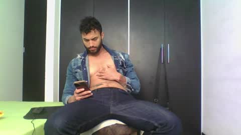 Snapshot of claybrown_ chatting on May 2026 03:42:02 PM Clay online show from May 2026 03:42:02 PM